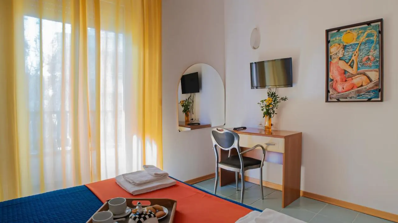 Hotel Plaza Con Piscina Cattolica 3*,