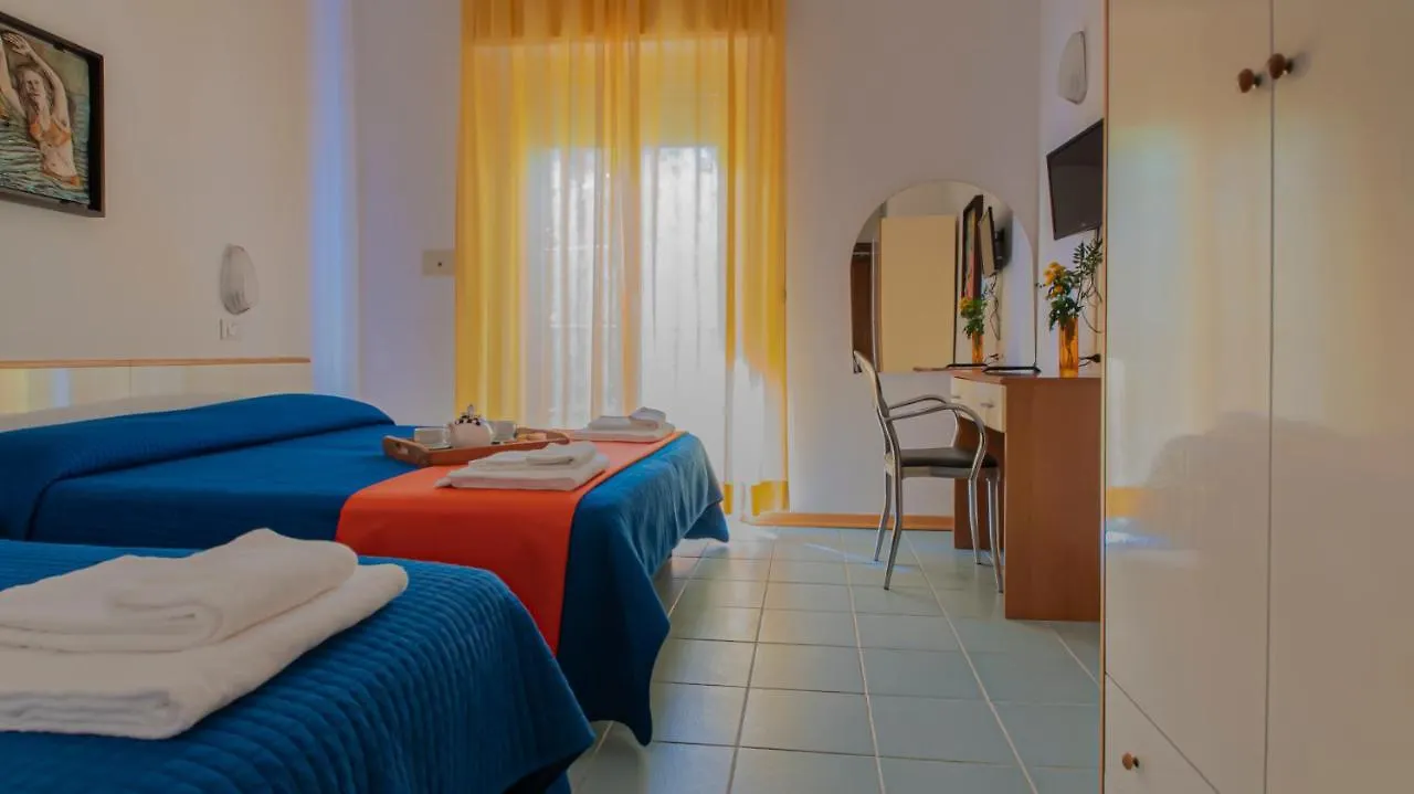 Hotel Plaza Con Piscina Cattolica Italien
